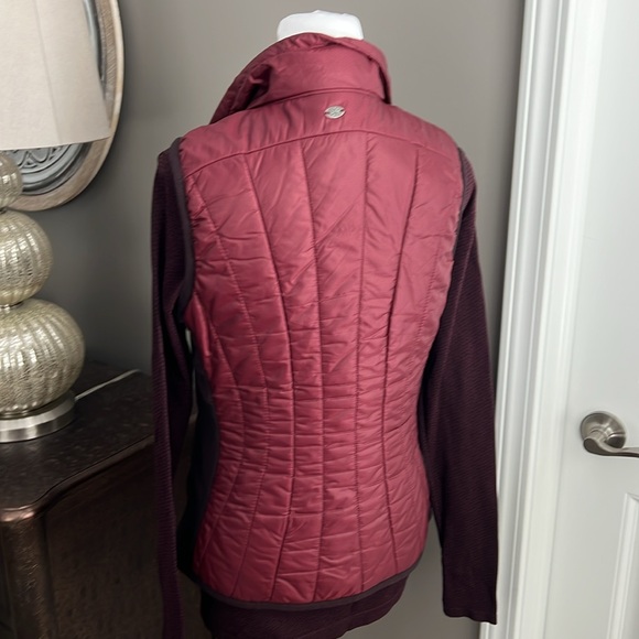 Athleta Women's Quilted Vest - Picture 6 of 9